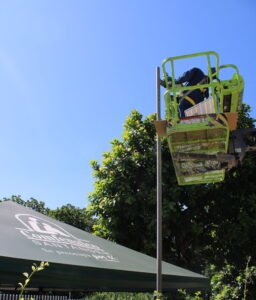 Trabajo en alturas durante instalación