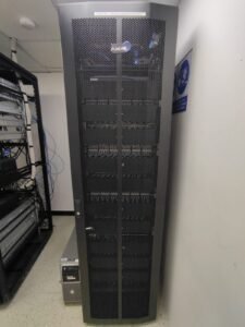 Equipamiento y organización del gabinete de comunicaciones